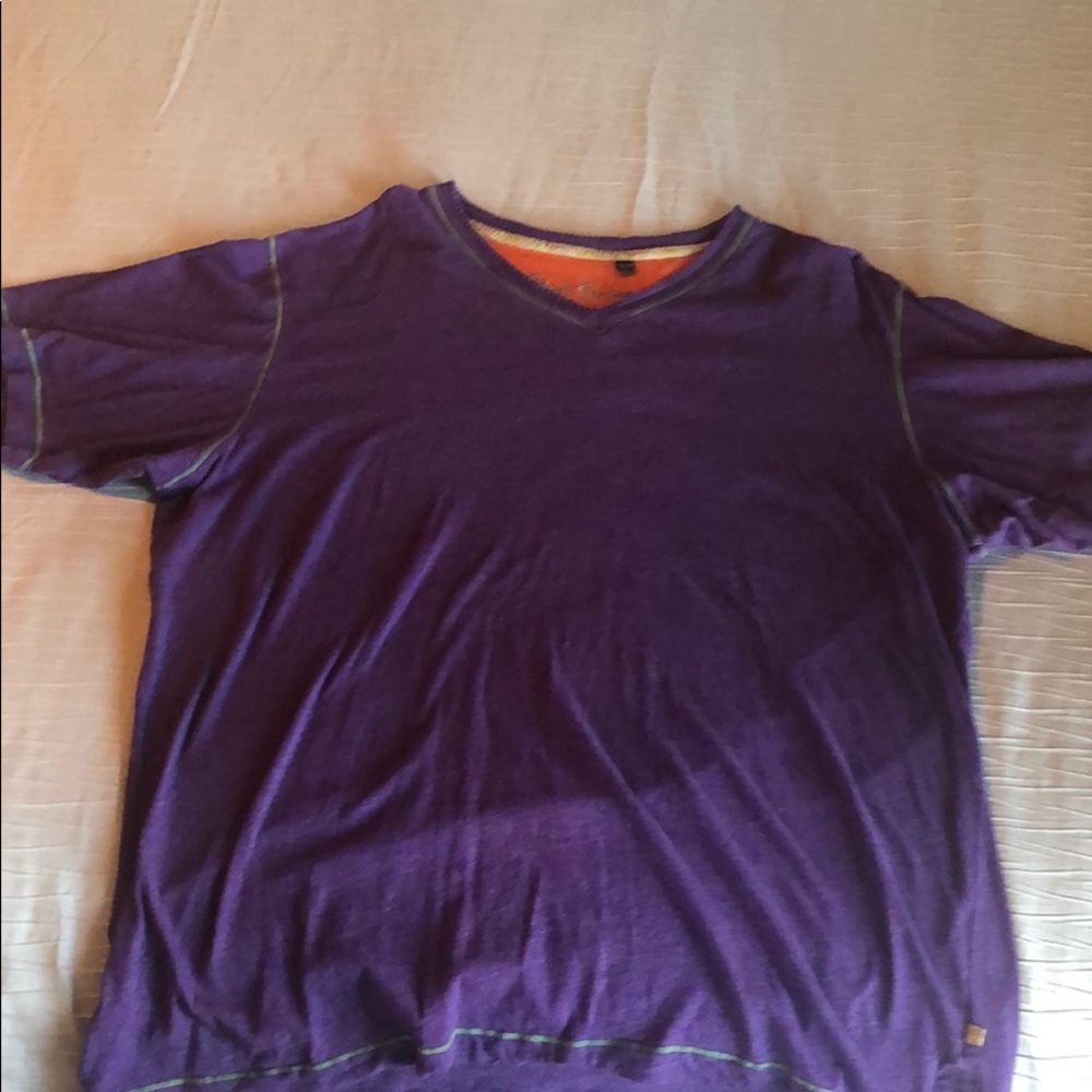 Robert Graham XL V Neck T-Shirt